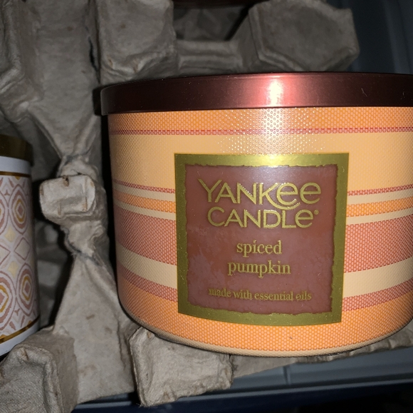 Bath And Body Works and Yankee Candle Candles - As shown. Willing to sell separa - Picture 10 of 16